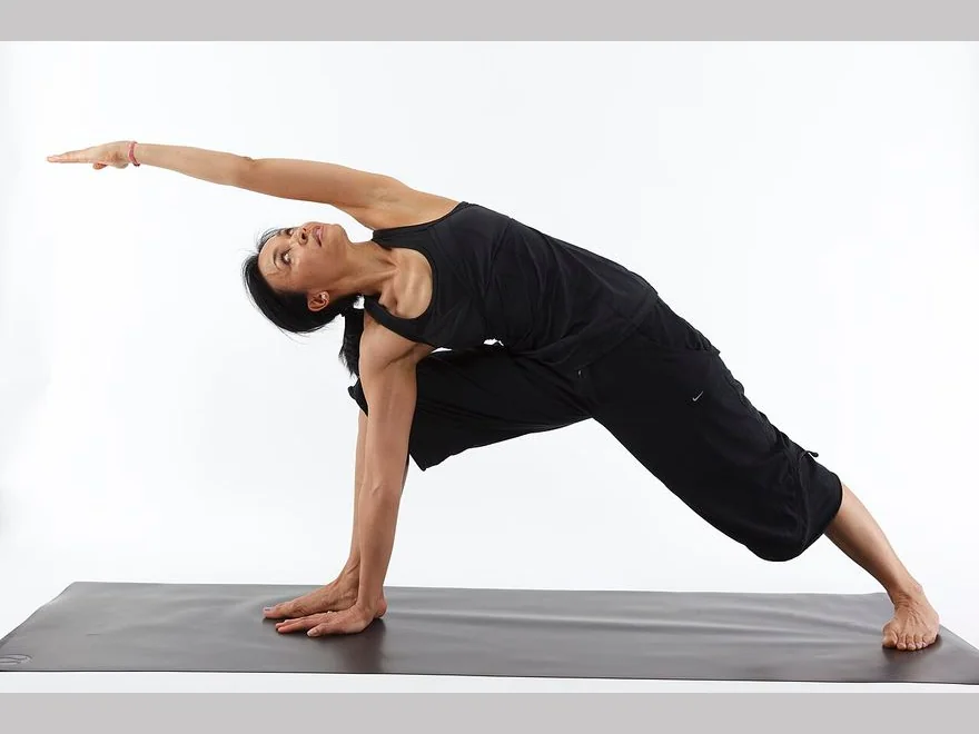 Extended Side Angle (Utthita Parsvakonasana) — photograph